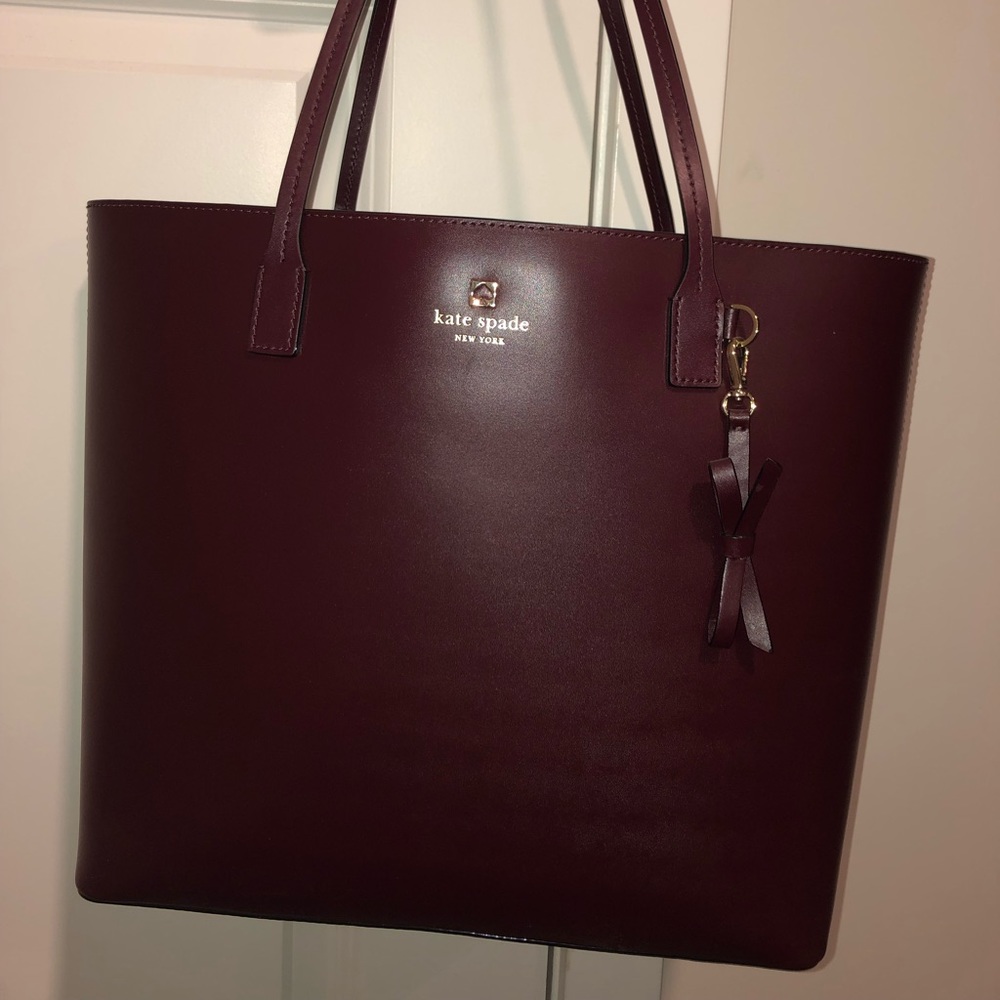 Kate Spade♠️  plum shoulder tote, like new